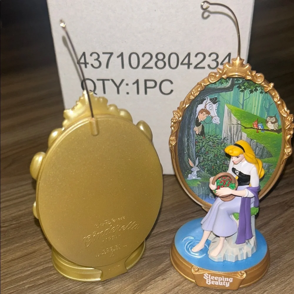 Disney Princess ornament, Set - Cinderella and Sleeping Beauty - Picture 2 of 4